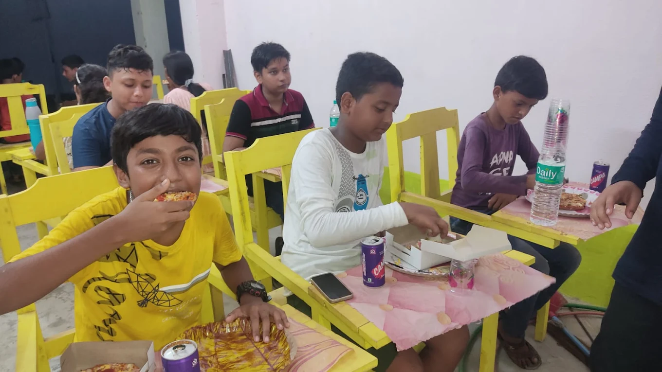 studentseatingsnacks |M C Square