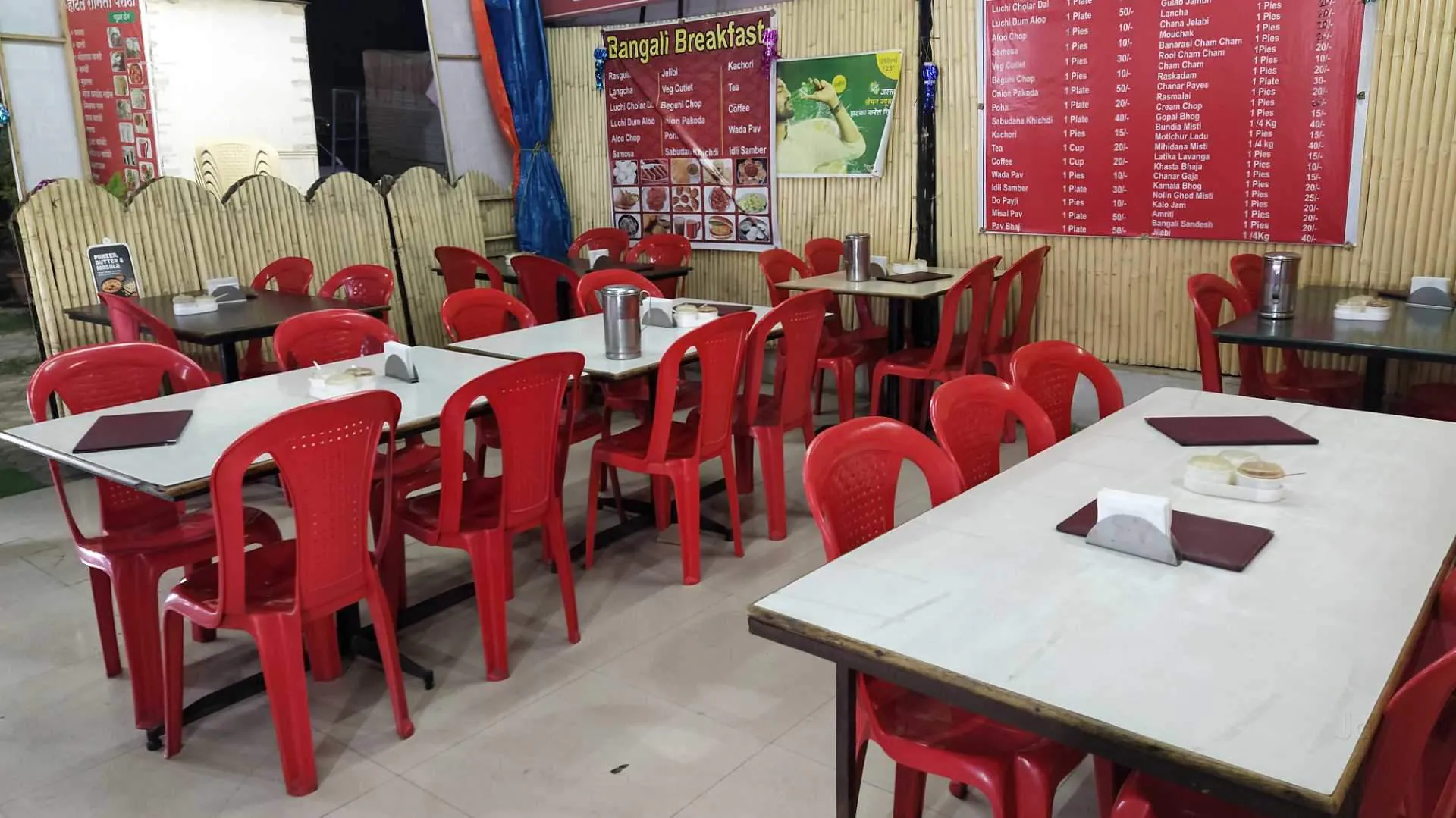 Indoor seating | Hotel Ronita Paratha